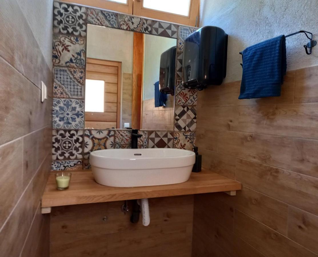 Mini Kamp Perla Hotel Prvić Luka Exterior foto